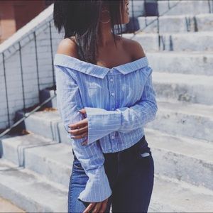 ✨ Off the Shoulder Top✨